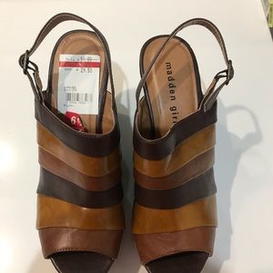 NIB Madden brown leather wedges
